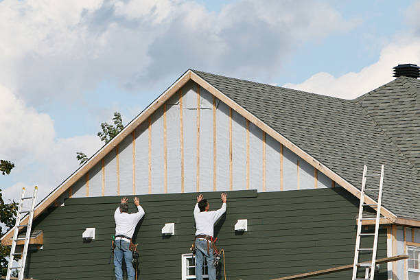 Professional Emergency Siding Repair technician working in Bethesda, MD